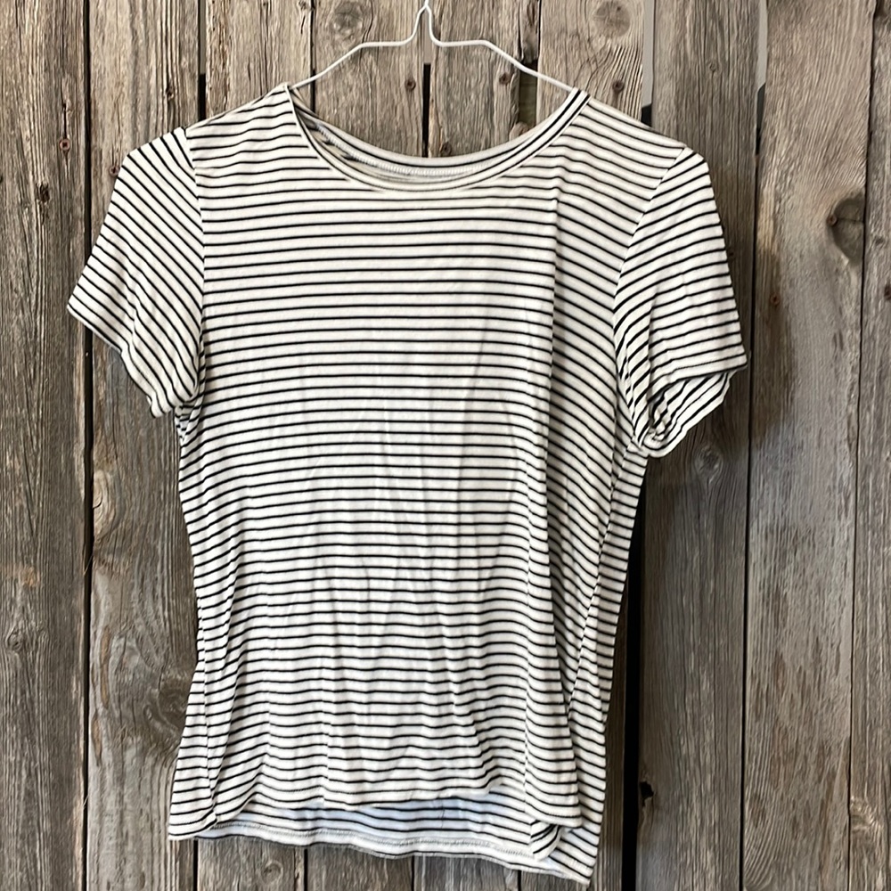 Black and white stripe American eagle tshirt